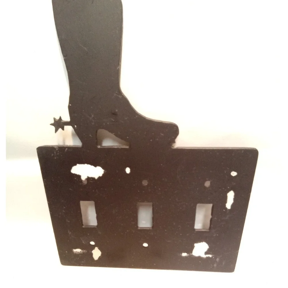 Metal western style 3 switch switchplate.